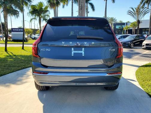 2025 Volvo XC90 Plug-In Hybrid T8 Plus 7-Seater