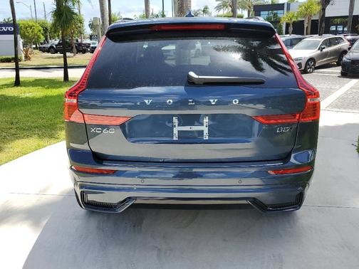 2025 Volvo XC60 B5 Plus