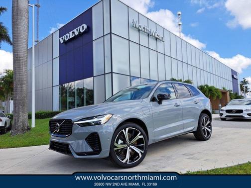 2025 Volvo XC60 Plug-In Hybrid T8 Ultra