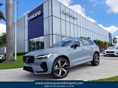 2025 Volvo XC60 Plug-In Hybrid T8 Ultra