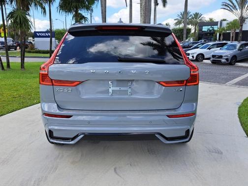 2025 Volvo XC60 Plug-In Hybrid T8 Ultra