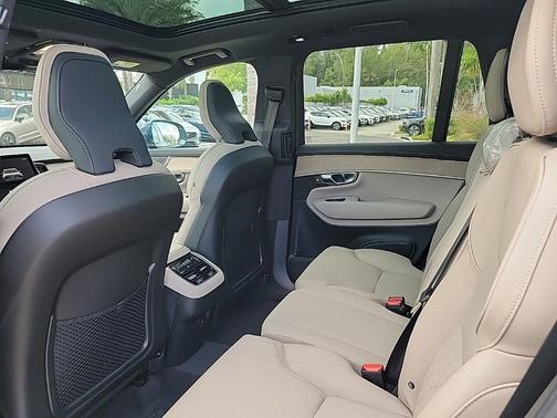 2026 Volvo XC90 B5 Core