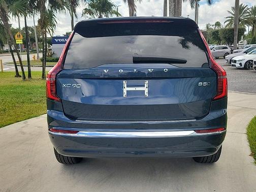 2026 Volvo XC90 B5 Core