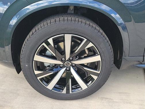 2026 Volvo XC90 B5 Core