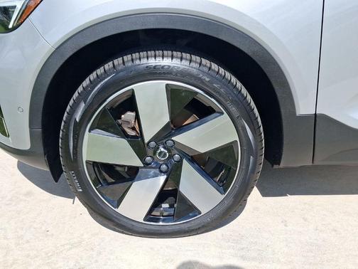 Silver 2023 Volvo XC40 Recharge Pure Electric Twin Ultimate