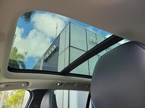 2018 Volvo XC90 T5 Momentum