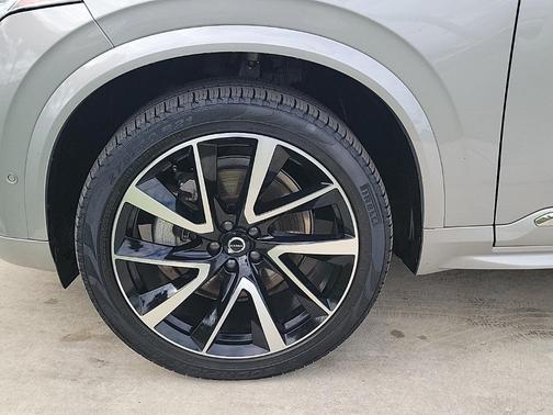 2024 Volvo XC90 B6 Ultimate Bright Theme 7-Seater