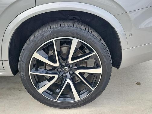 2024 Volvo XC90 B6 Ultimate Bright Theme 7-Seater