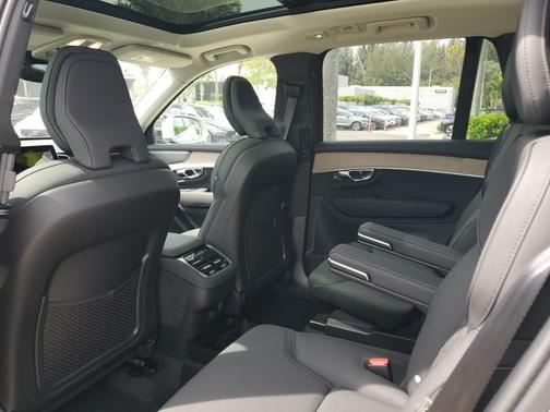 2025 Volvo XC90 B6 Plus 6-Seater