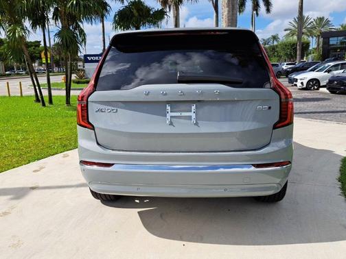 2025 Volvo XC90 B5 Plus 7-Seater