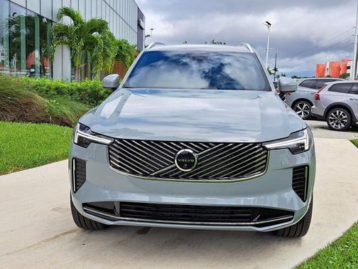 2026 Volvo XC90 B6 Plus 7-Seater