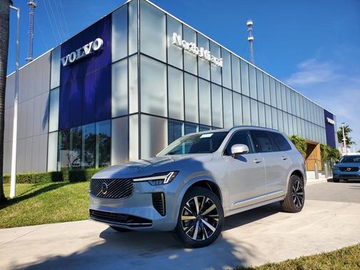 2025 Volvo XC90 B5 Core