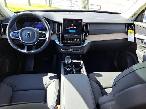 2026 Volvo XC90 B5 Plus 7-Seater