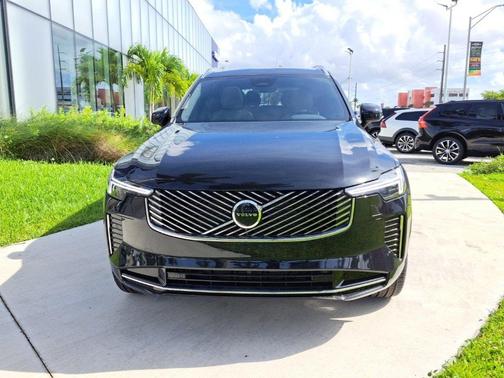 2025 Volvo XC90 B5 Core