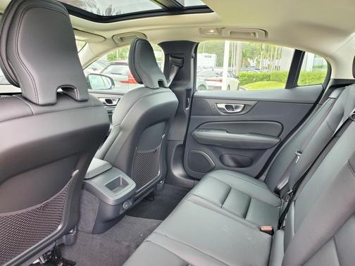 2025 Volvo S60 B5 Plus