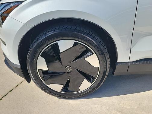 2026 Volvo EX30 Twin Motor Plus