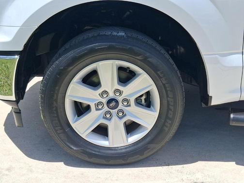 Oxford White 2019 Ford F-150 XLT