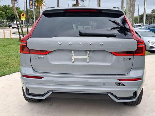 Metallic 2026 Volvo XC60 B5 Ultra