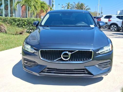 Denim Blue Metallic 2021 Volvo S60 T5 Momentum