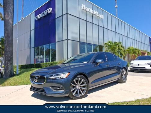 Denim Blue Metallic 2021 Volvo S60 T5 Momentum