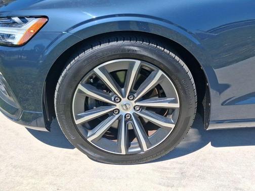 Denim Blue Metallic 2021 Volvo S60 T5 Momentum