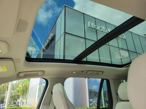 2026 Volvo XC90 B6 Ultra 7-Seater