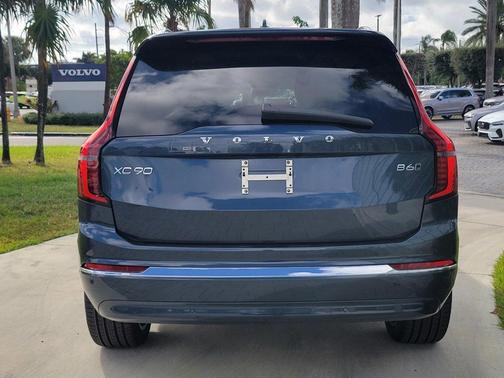 2026 Volvo XC90 B6 Ultra 7-Seater