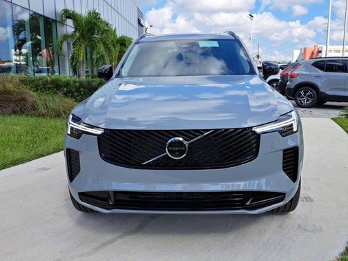 2026 Volvo XC90 B6 Ultra Dark Theme 7-Seater