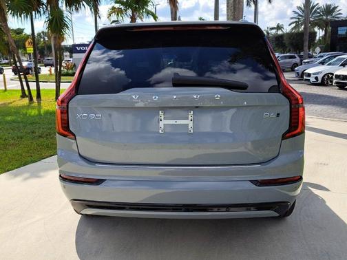 2026 Volvo XC90 B6 Ultra Dark Theme 7-Seater