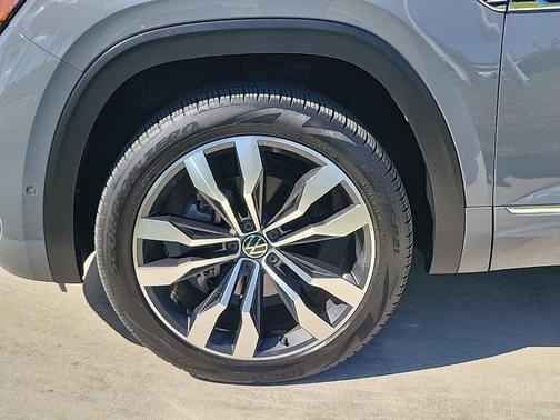 2022 Volkswagen Atlas Cross Sport 3.6L V6 SEL Premium R-Line