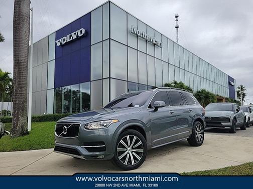 2016 Volvo XC90 T6 Momentum