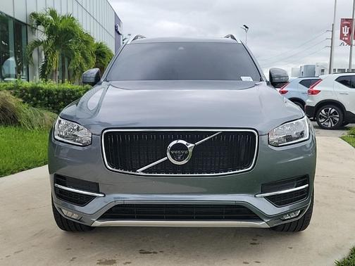 2016 Volvo XC90 T6 Momentum