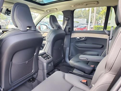 2025 Volvo XC90 Plug-In Hybrid T8 Plus 6-Seater