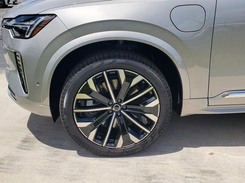 2025 Volvo XC90 Plug-In Hybrid T8 Plus 7-Seater