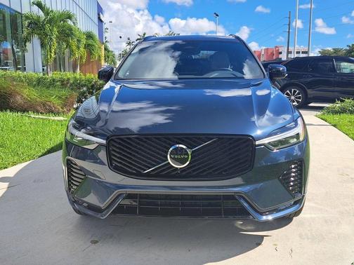2026 Volvo XC60 B5 Core