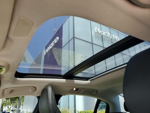 2022 Volvo S60 B5 Momentum