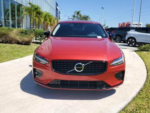 2022 Volvo S60 B5 Momentum