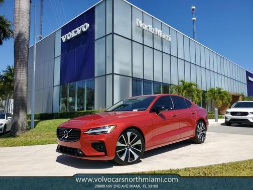 2022 Volvo S60 B5 Momentum