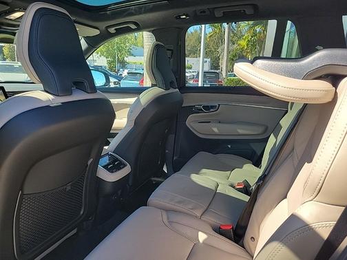 2026 Volvo XC90 B6 Ultra 7-Seater