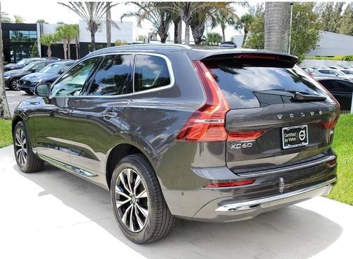 2023 Volvo XC60 B5 Plus Bright Theme