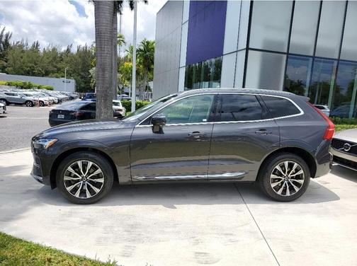 2023 Volvo XC60 B5 Plus Bright Theme