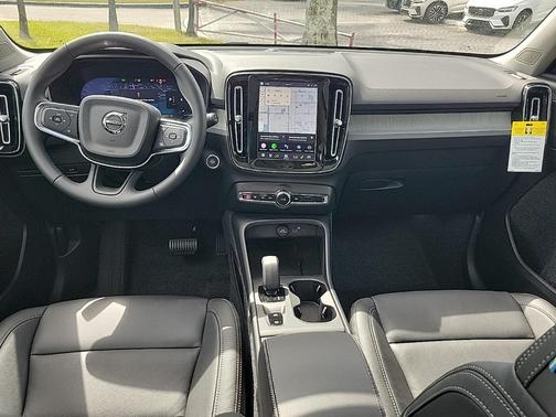 2026 Volvo XC40 B5 Core