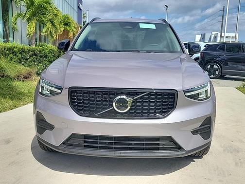 2026 Volvo XC40 B5 Core