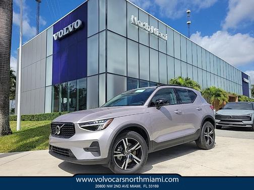 2026 Volvo XC40 B5 Core