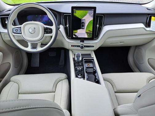 2026 Volvo XC60 B5 Ultra