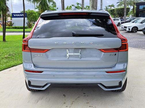 2026 Volvo XC60 B5 Ultra