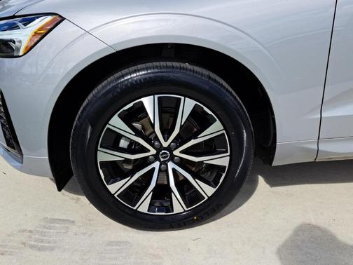 2024 Volvo XC60 B5 Core