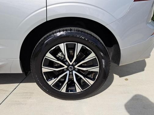 2024 Volvo XC60 B5 Core