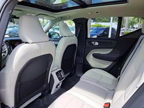 2026 Volvo XC40 B5 Plus