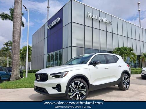 Crystal White 2026 Volvo XC40 B5 Plus